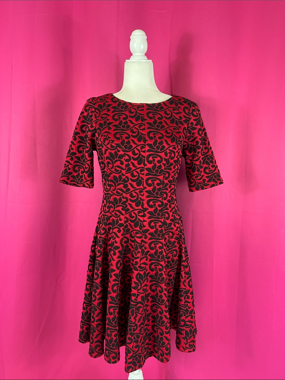 Julian‎ Taylor red and black dress size 10